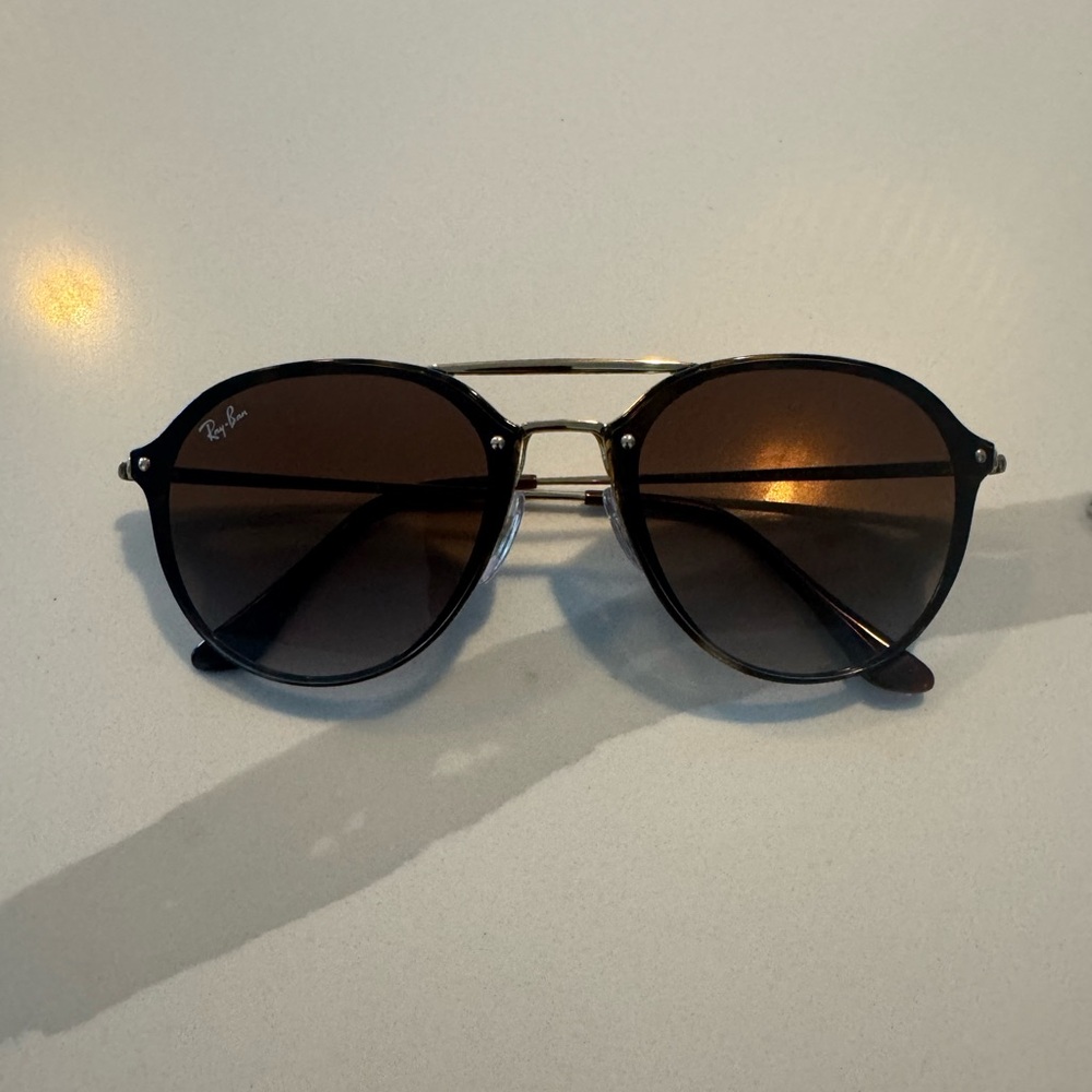 Ray-Ban Sunnies.  Like new